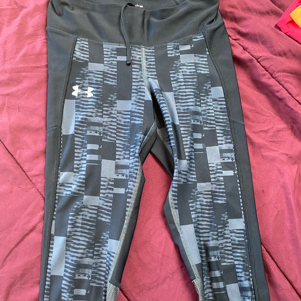 Small UnderArmour Capri